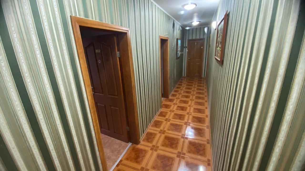 Хотел Галина Палас Srem Экстерьер фото