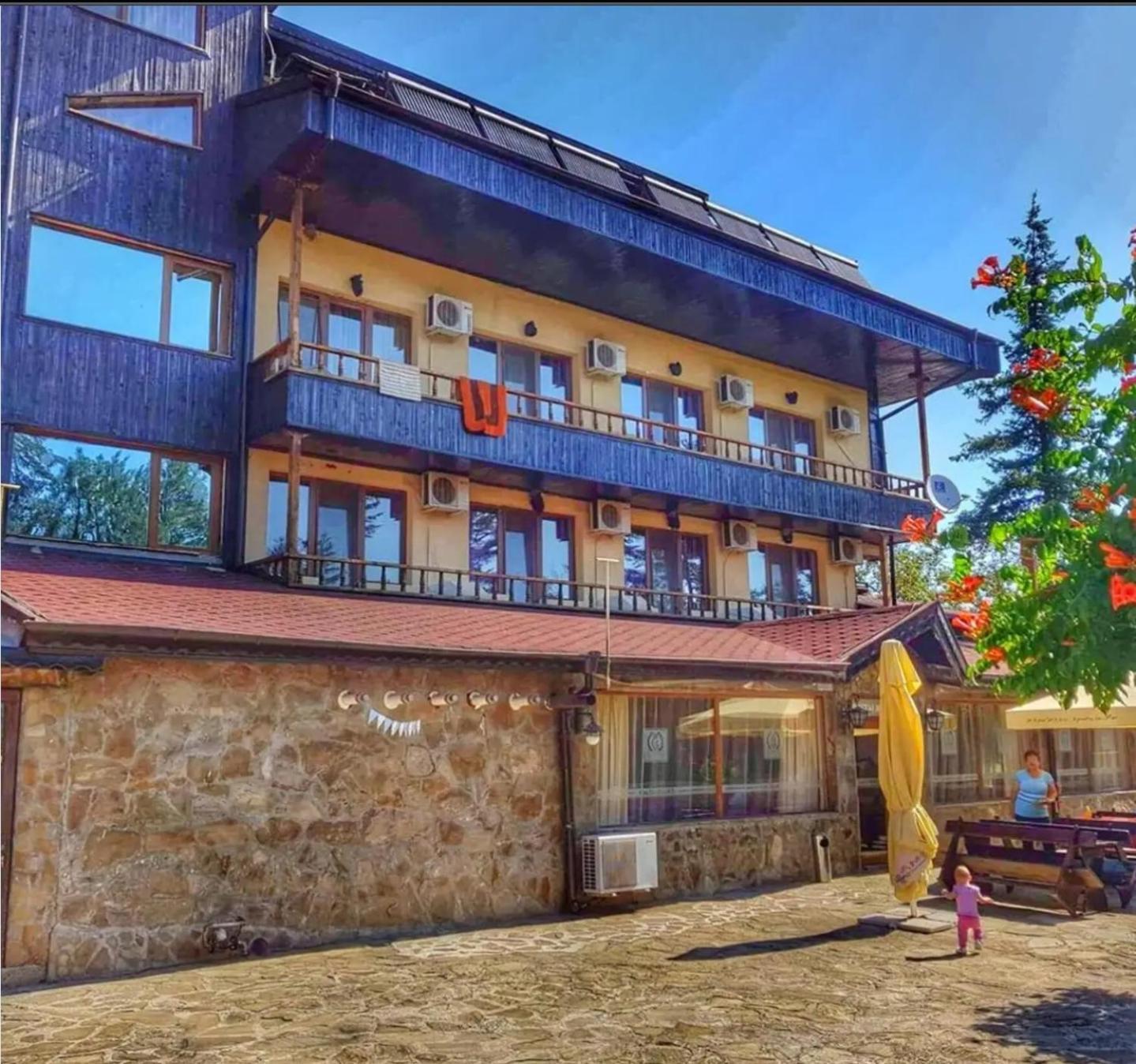 Хотел Галина Палас Srem Экстерьер фото